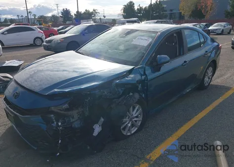 2025 Toyota Camry Le z USA, uszkodzony, nr VIN 4T1DAACK0SU156497